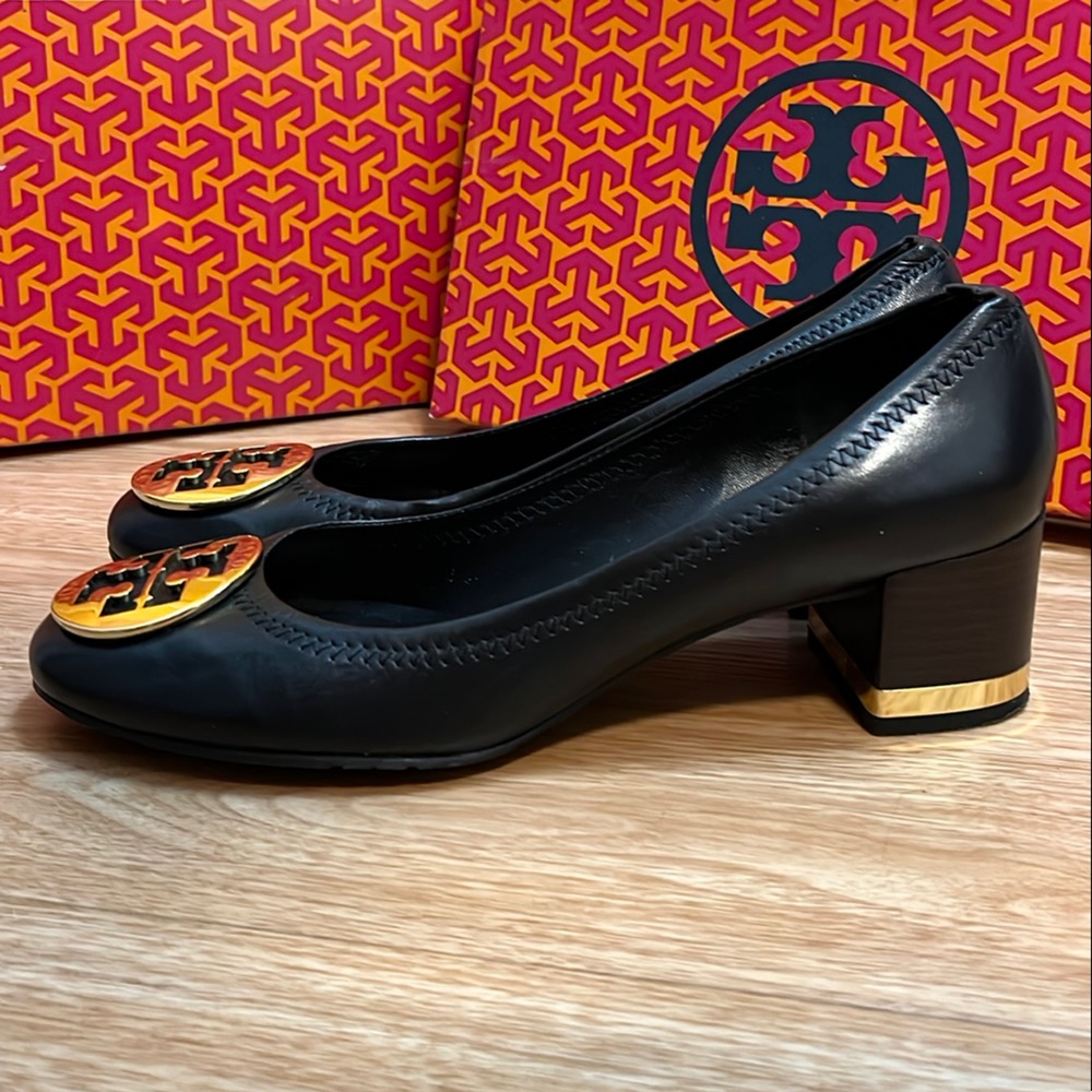 Tory Burch Basic Amy Pump - image 4